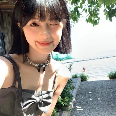 三个蓝月亮